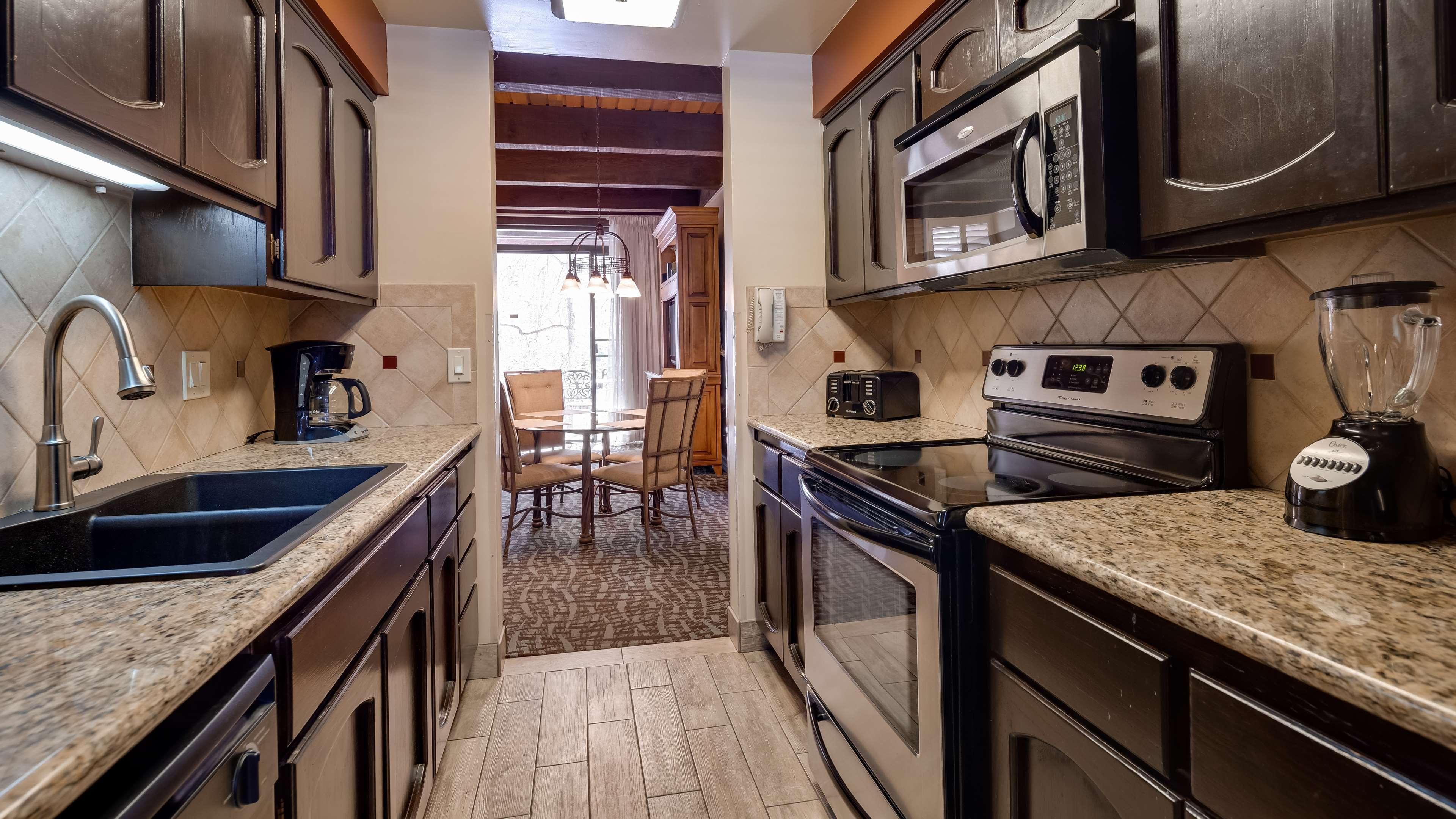Best Western Plus Arroyo Roble Hotel & Creekside Villas Седона Экстерьер фото